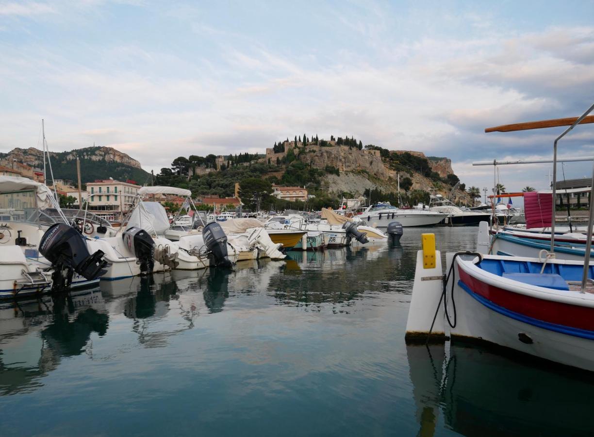 Le Biou Apartment Cassis Bagian luar foto
